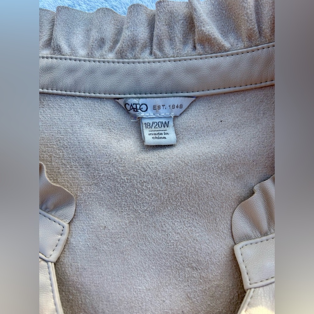 Cato Dress Cream Tiered Vegan Leather Ruffle Trim Sz. 18/20 - Picture 7 of 11